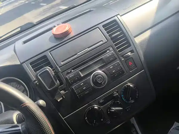 Nissan Tiida 2008