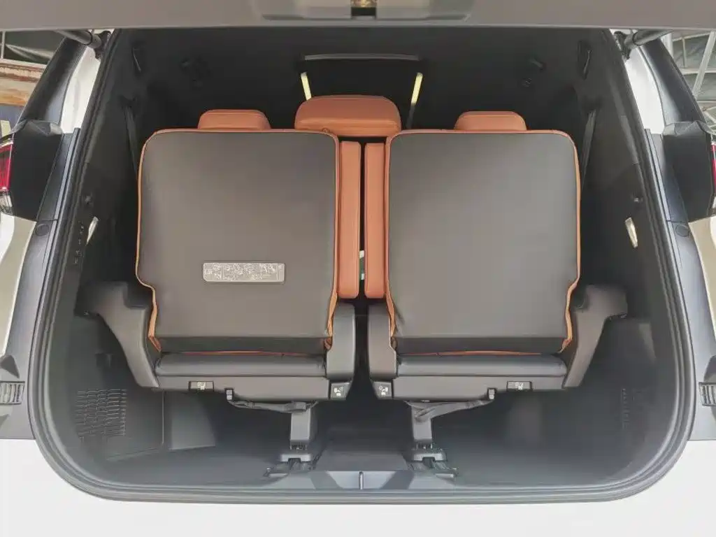 Toyota Vellfire 2024 — фото 9