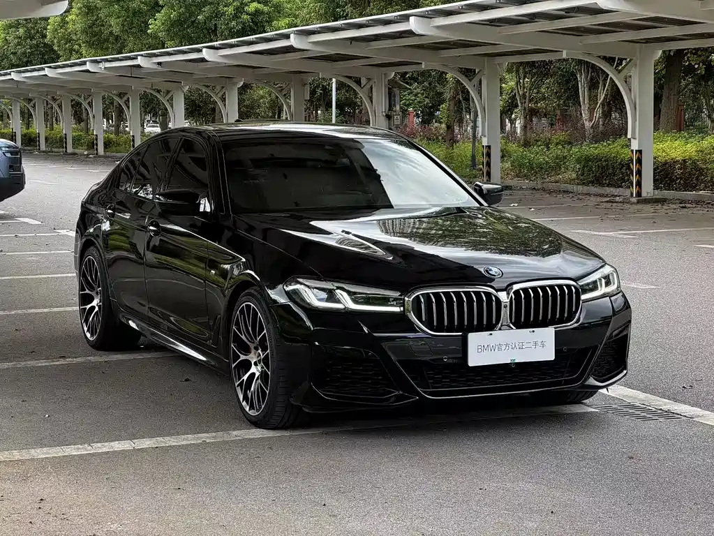 BMW 5 Series 2022 — фото 11