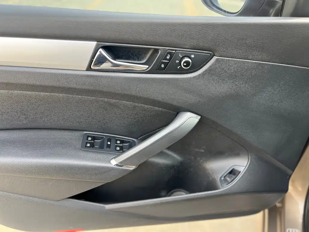 Volkswagen Passat 2015 — фото 13