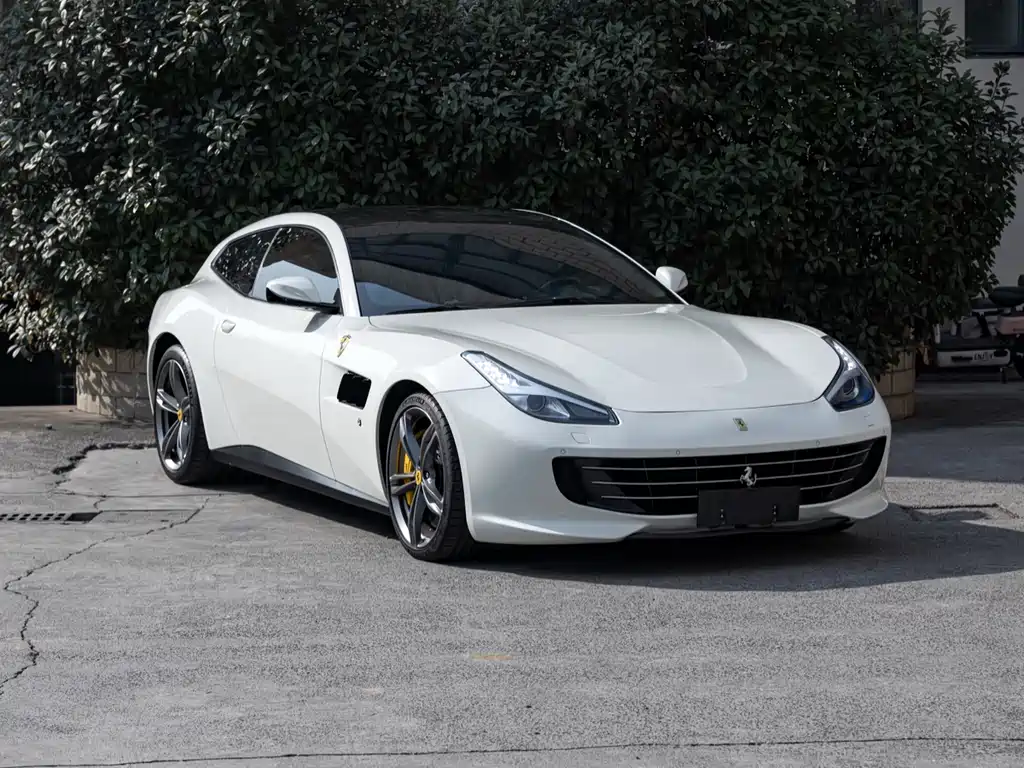 Ferrari GTC4Lusso 2017 — фото 3