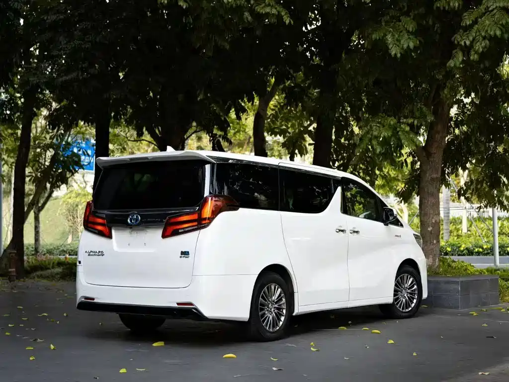 Toyota Alphard 2023