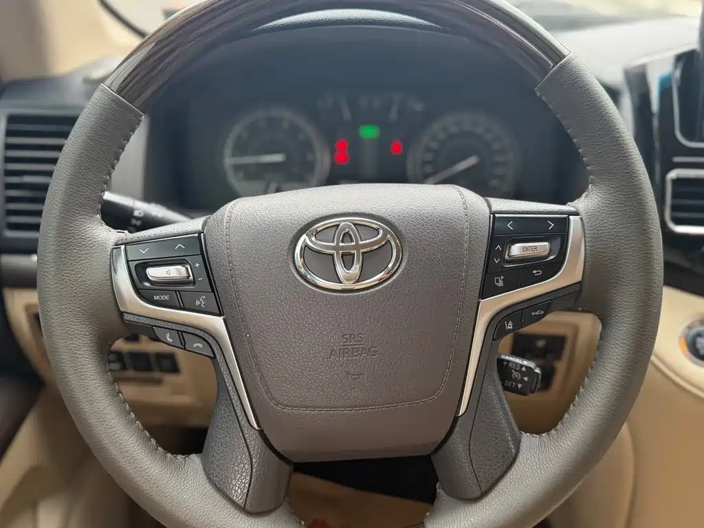 Toyota Land Cruiser 2016 — фото 11