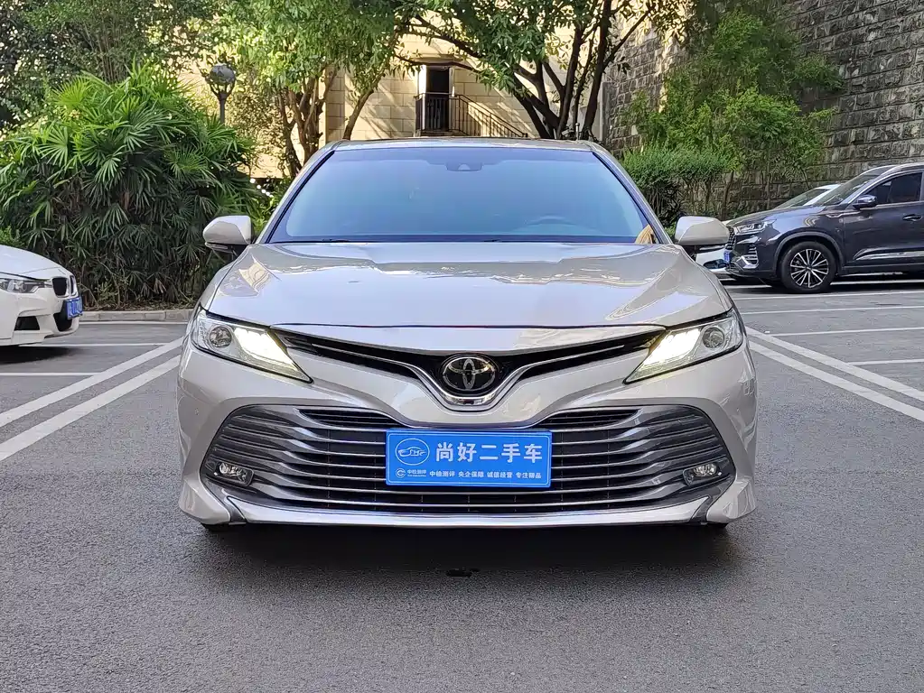 Toyota Camry 2018 — фото 2