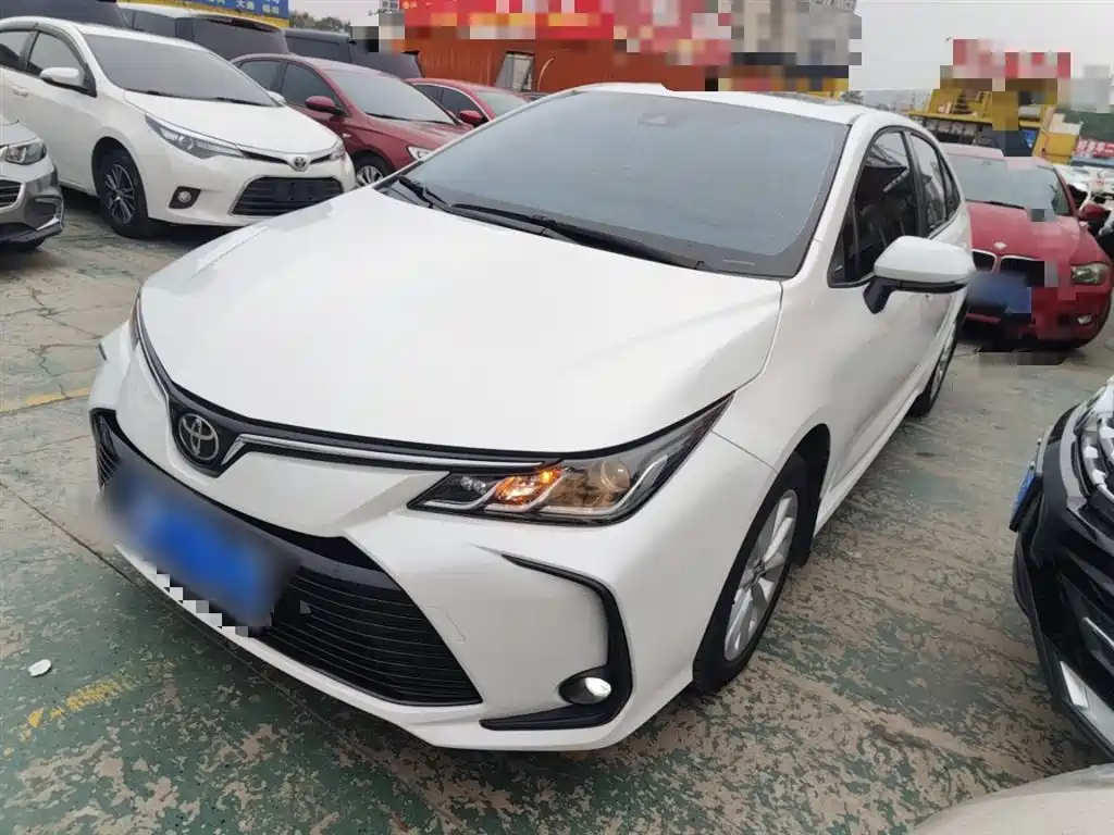Toyota Corolla 2023 — фото 2