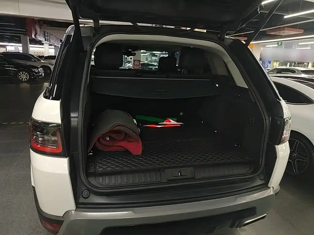 Land Rover Range Rover Sport New Energy 2021 — фото 15