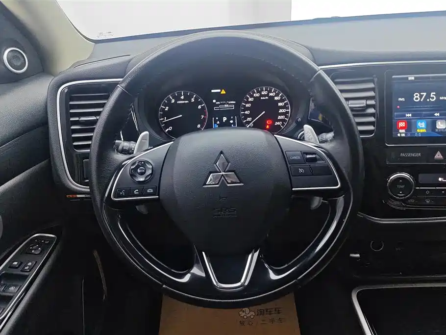 Mitsubishi Outlander 2019 — фото 15