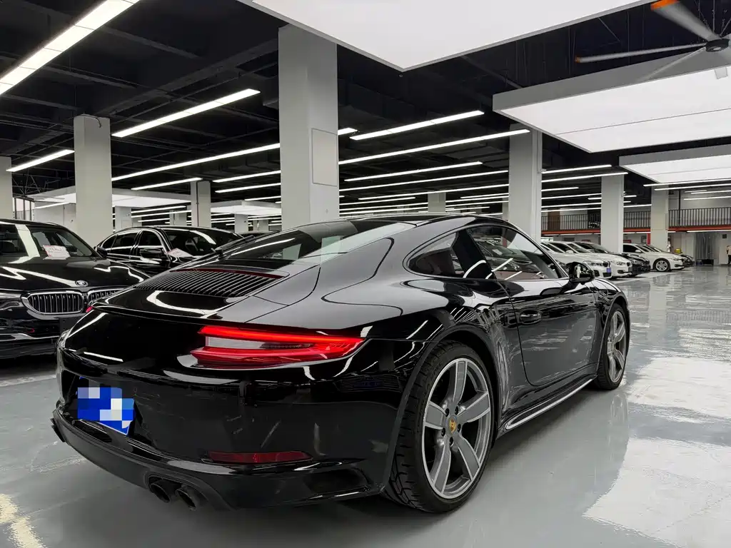 Porsche 911 2018 — фото 14