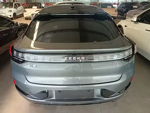 Zeekr 001 2022