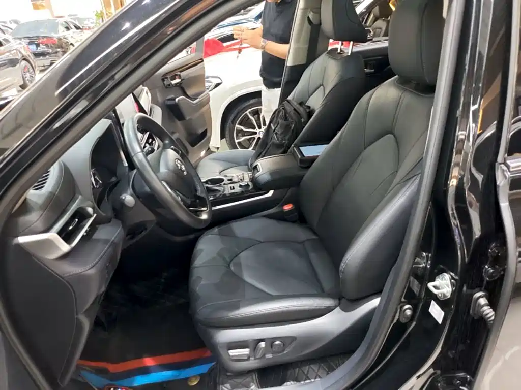 Toyota Highlander 2024 — фото 15
