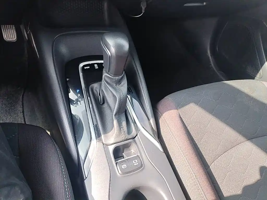 Toyota Corolla 2020 — фото 10