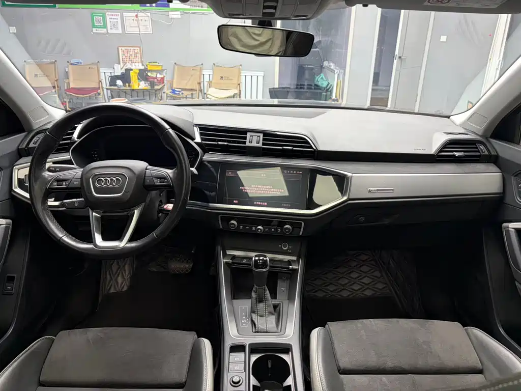 Audi Q3 2022 — фото 11