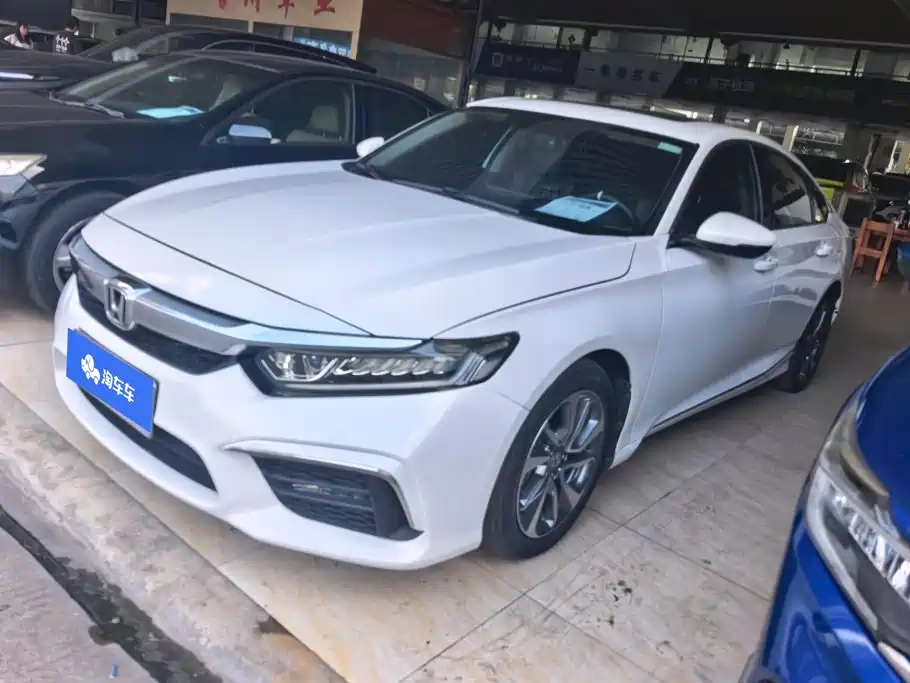 Honda Inspire 2019 — фото 1