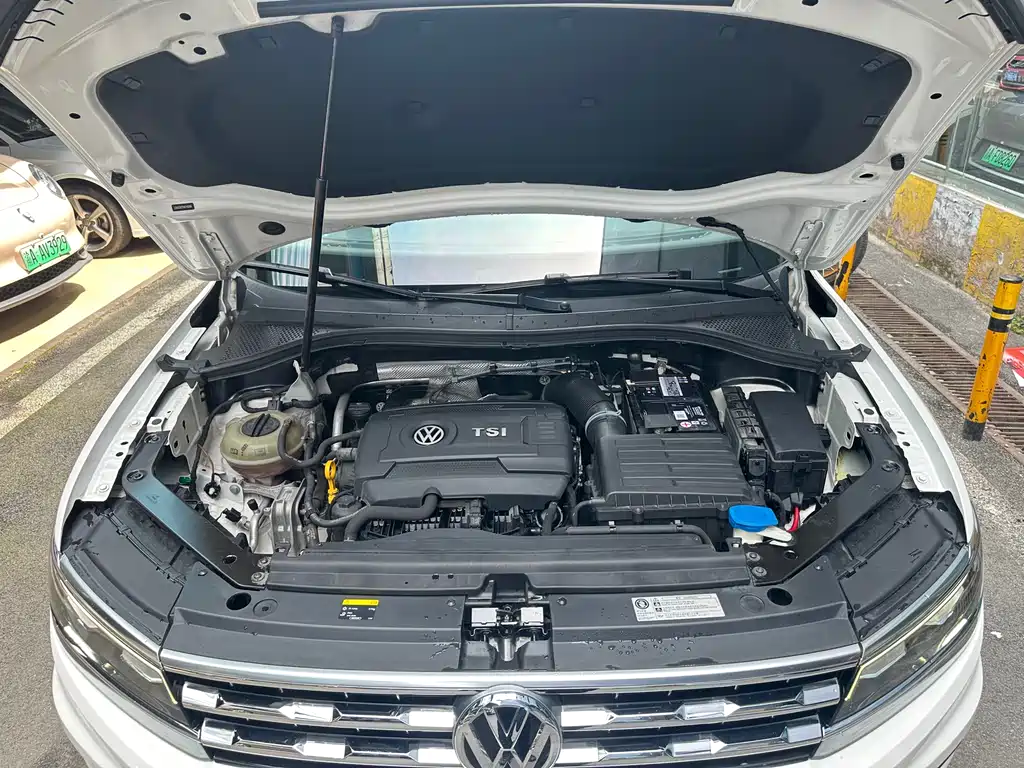 Volkswagen Tiguan L 2017 — фото 7