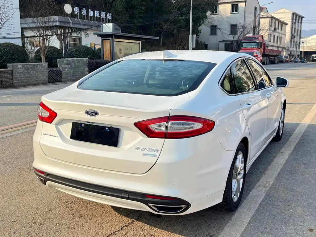 Ford Mondeo 2014 — фото 6