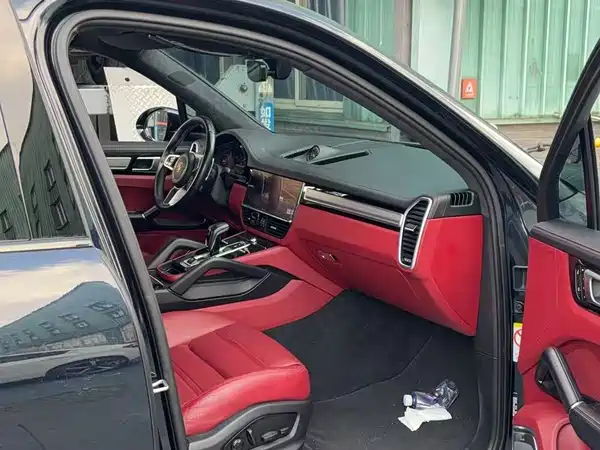 Porsche Cayenne 2022