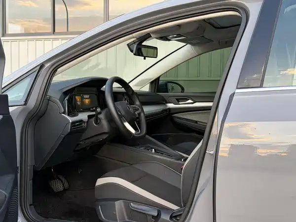 Volkswagen Golf 2021