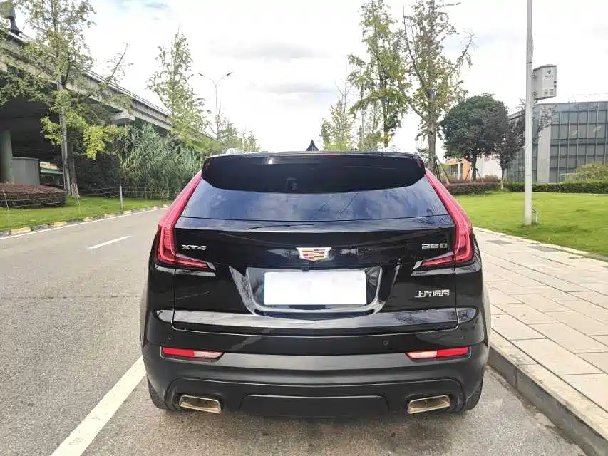 Cadillac XT4 2020 — фото 8