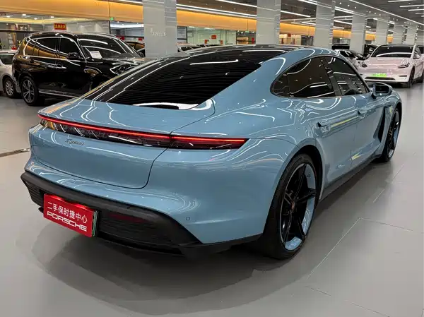Porsche Taycan 2023