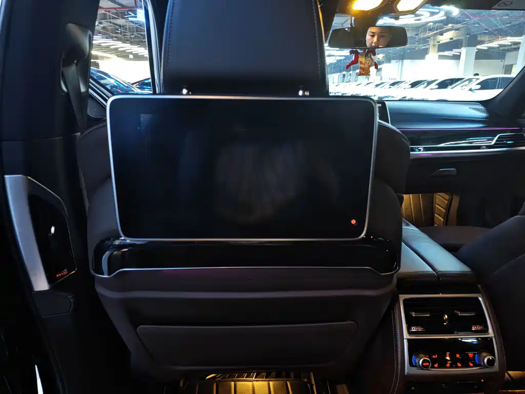 BMW 7 Series 2019 — фото 17