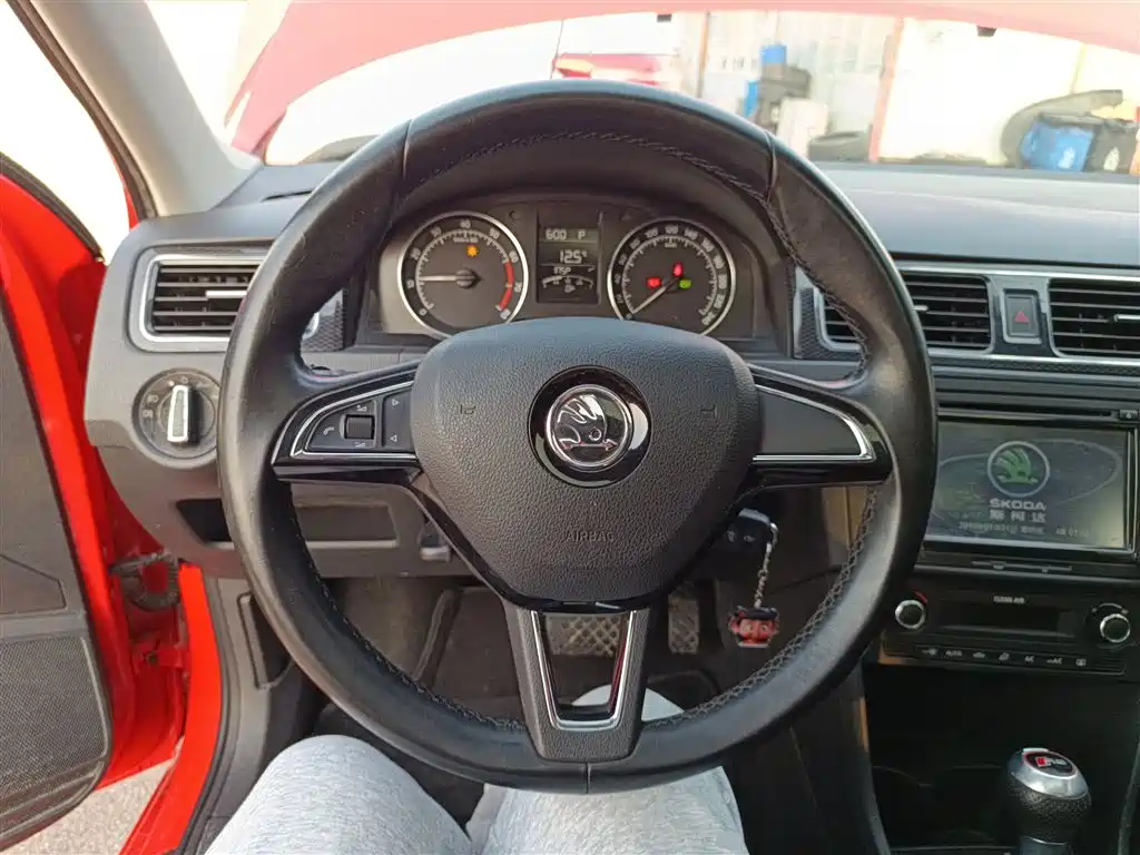 Skoda Rapid Spaceback 2016 — фото 7