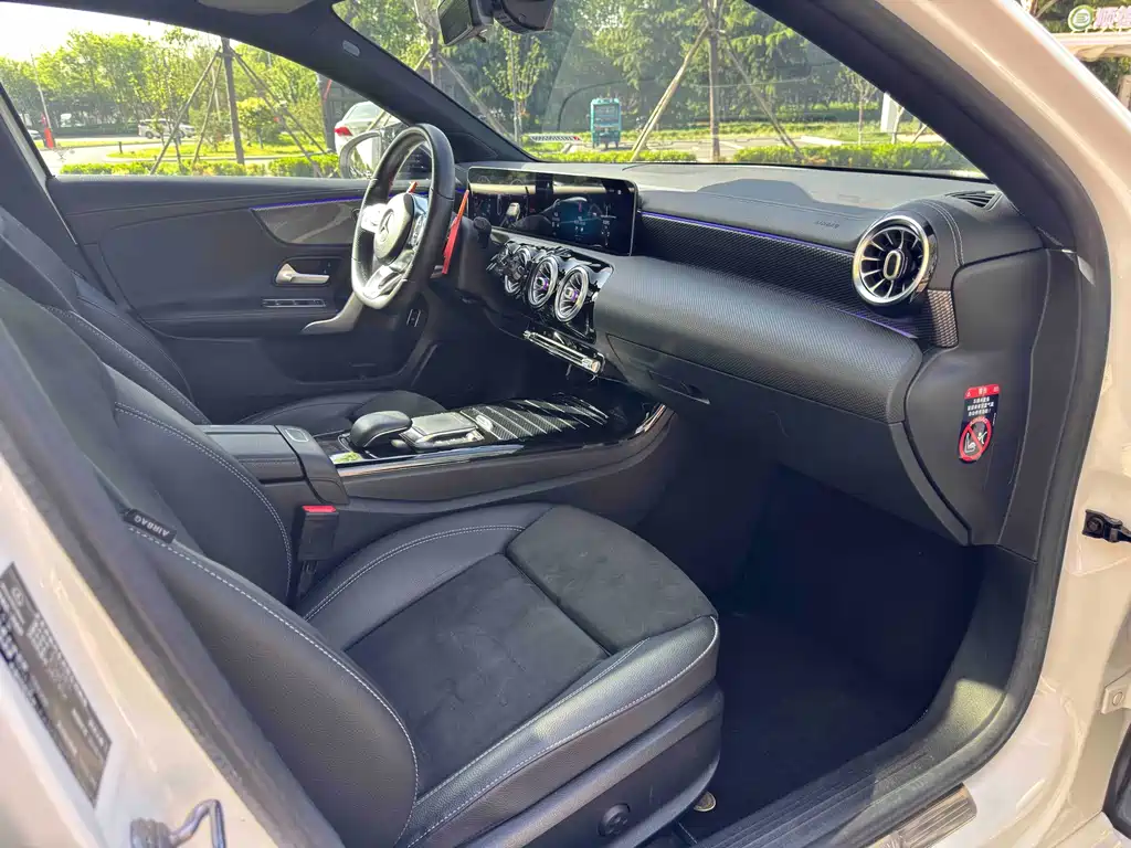 Mercedes-Benz A-Class 2020 — фото 11