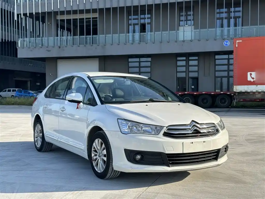 Citroen C-Quatre 2015 — фото 15