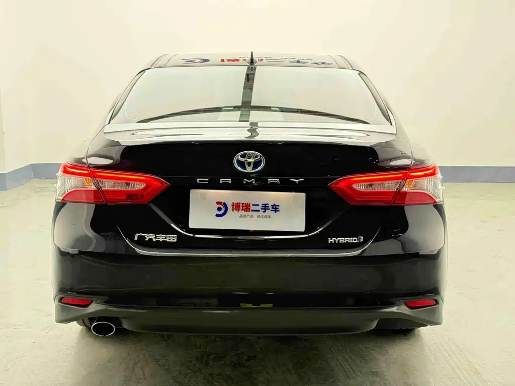 Toyota Camry 2023 — фото 5