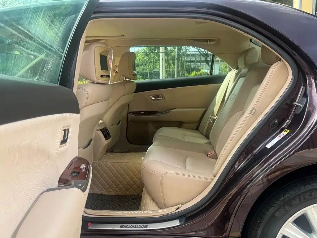 Toyota Crown 2013 — фото 10