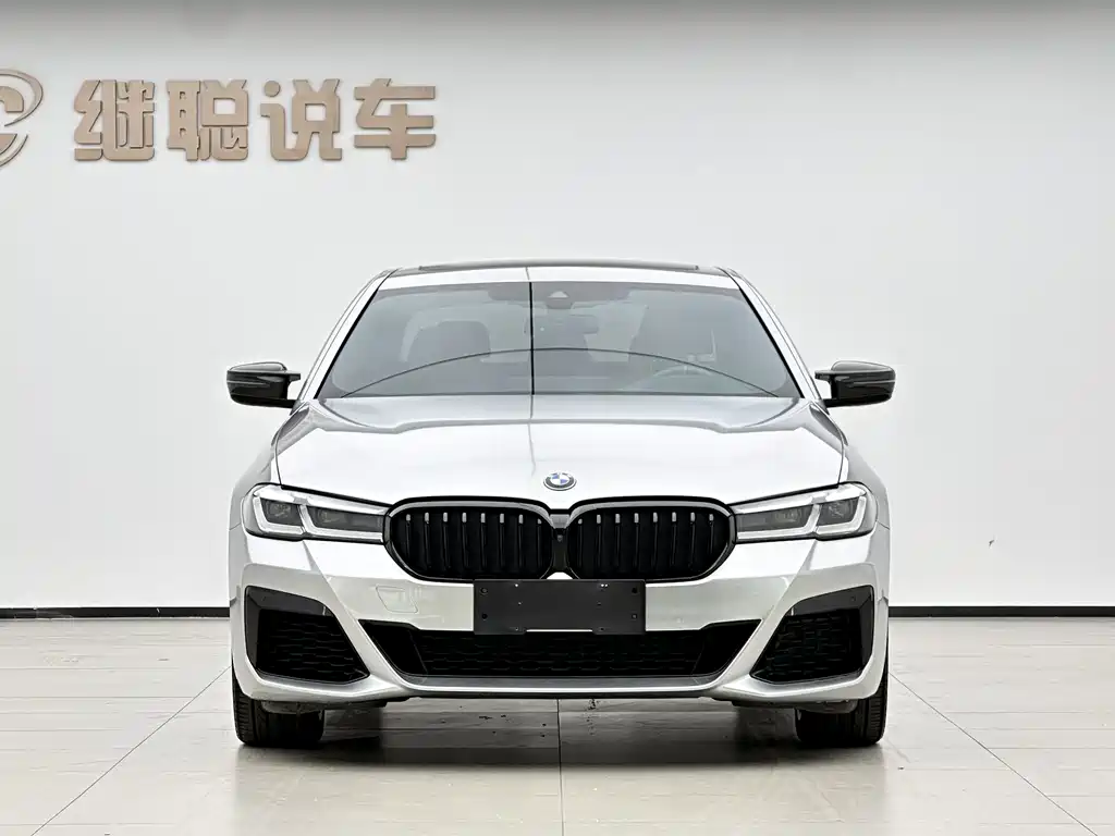 BMW 5 Series 2023 — фото 2