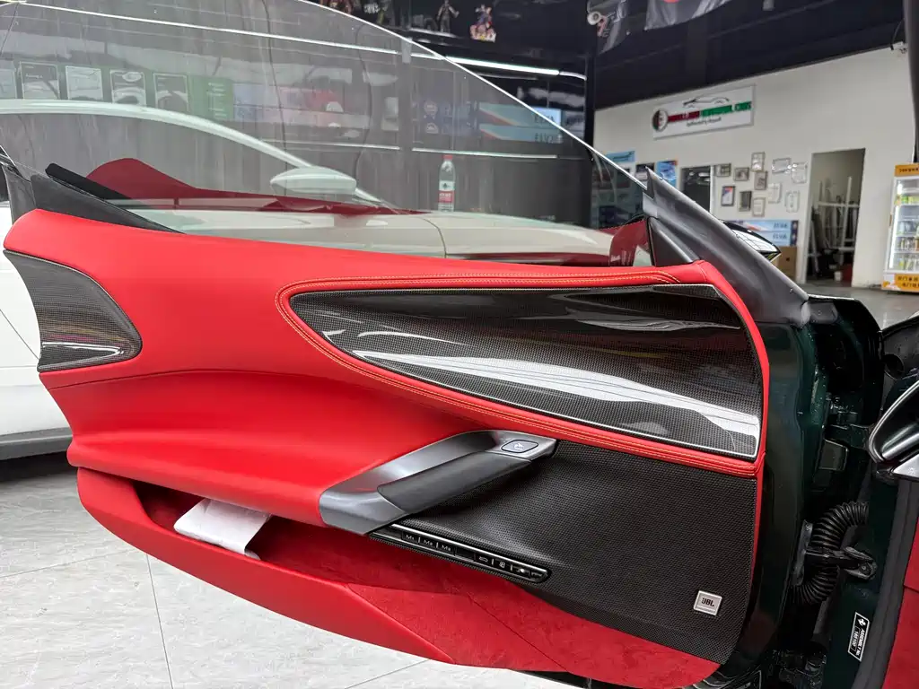 Ferrari SF90 2022 — фото 10
