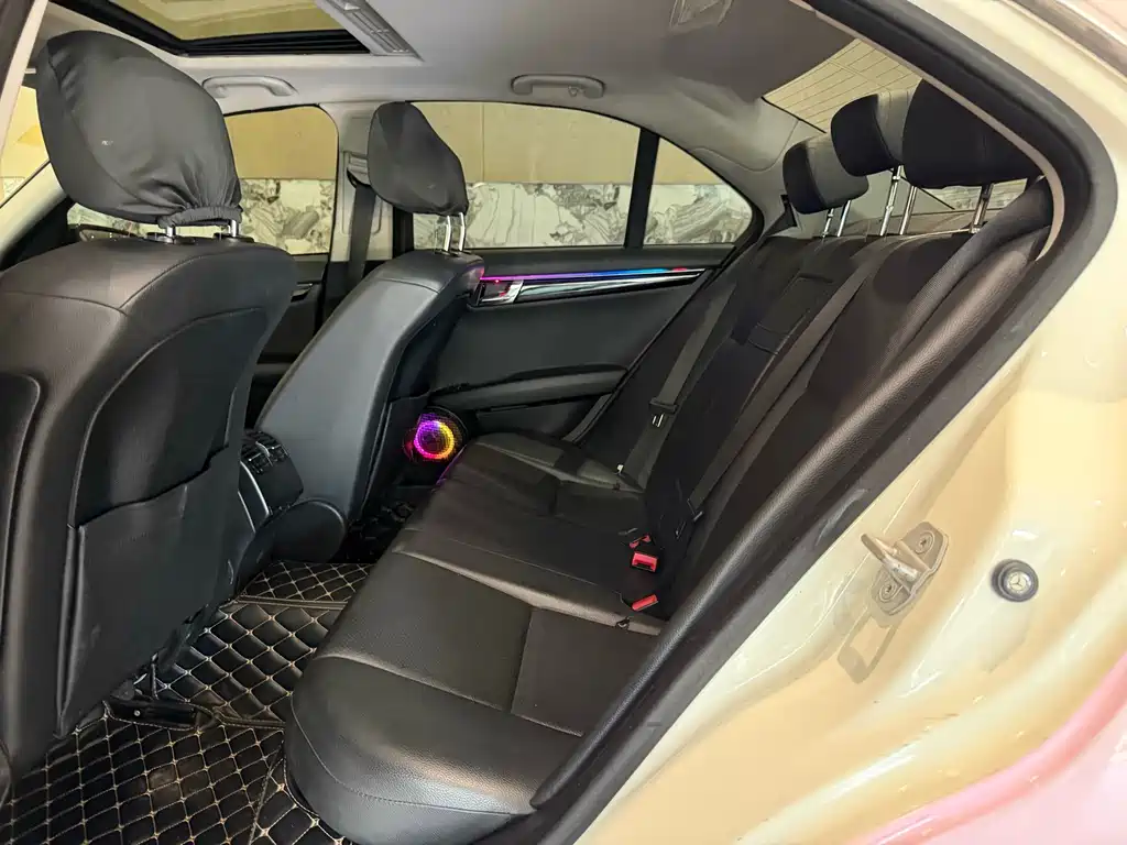 Mercedes-Benz C-Class 2011