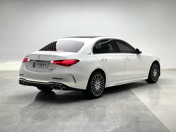 Mercedes-Benz C-Class 2024