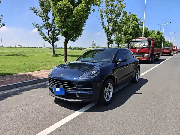 Porsche Macan 2021