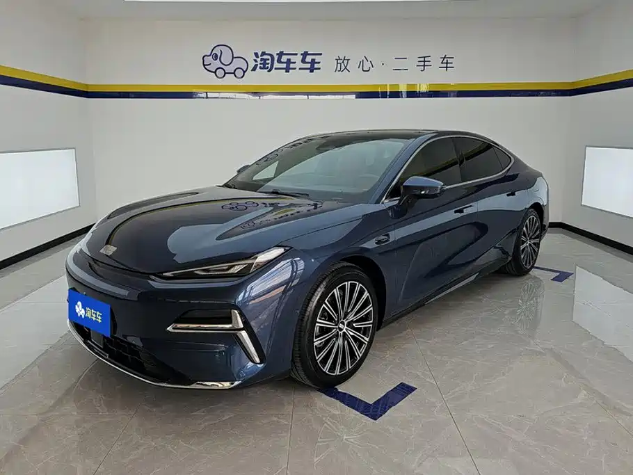 Geely Galaxy Starshine 8 2025 — фото 1