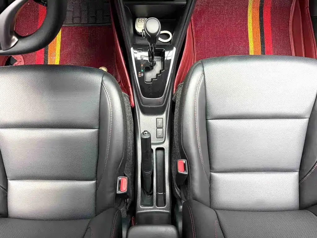 Toyota Yaris L 2022 — фото 10