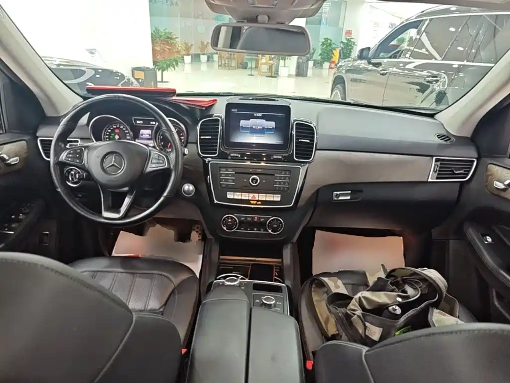 Mercedes-Benz GLE 2016 — фото 10
