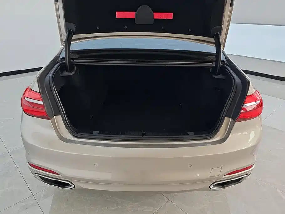 BMW 7 Series 2017 — фото 4
