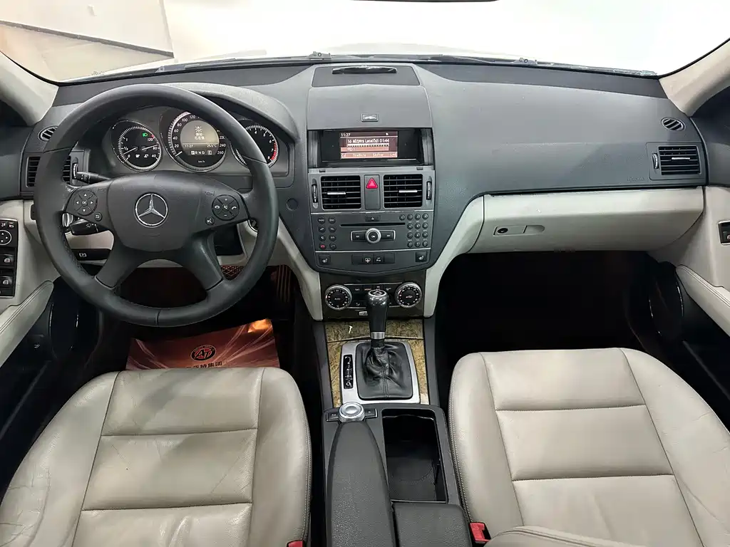 Mercedes-Benz C-Class 2011 — фото 19