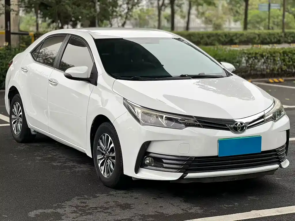 Toyota Corolla 2017 — фото 4
