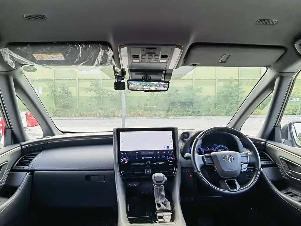 Toyota Alphard — фото 6