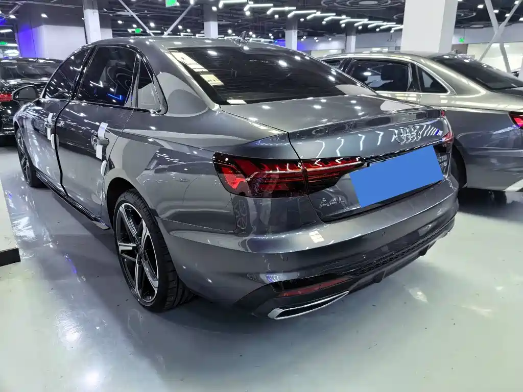 Audi A4L 2025 — фото 17