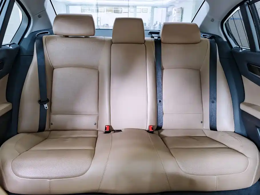BMW 7 Series 2013 — фото 13