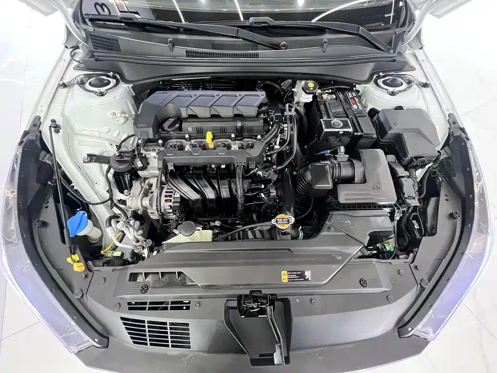 Hyundai Elantra 2023 — фото 20