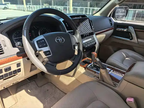 Toyota Land Cruiser 2013