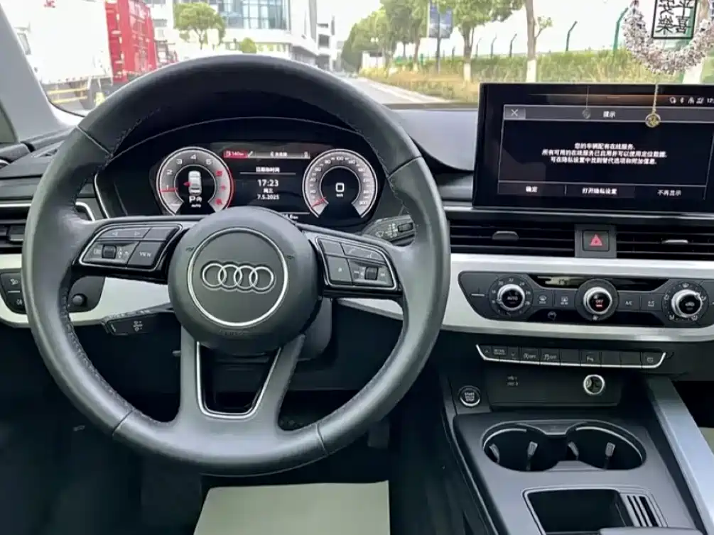 Audi A4L 2022 — фото 16