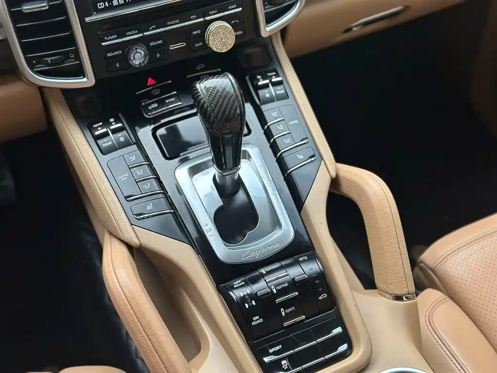 Porsche Cayenne 2014 — фото 15