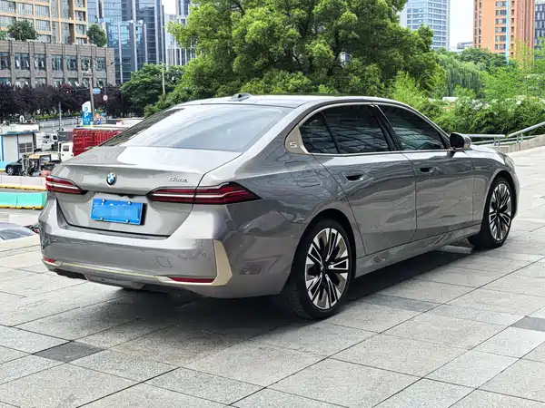 BMW 5 Series 2024