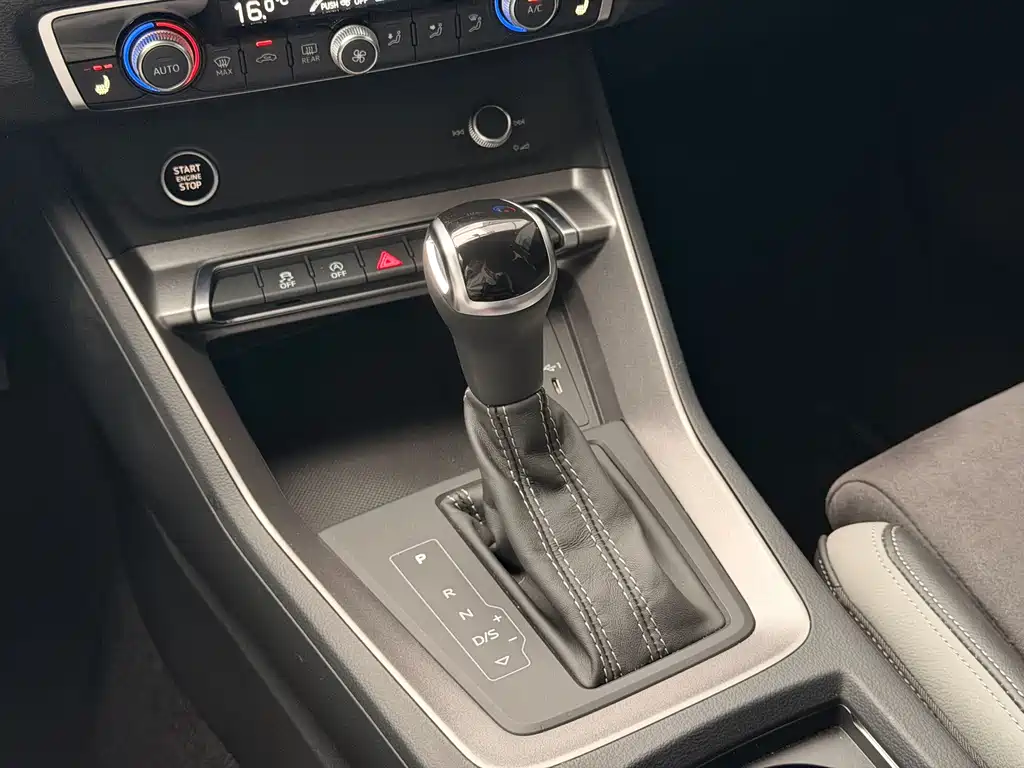 Audi Q3 2023 — фото 13