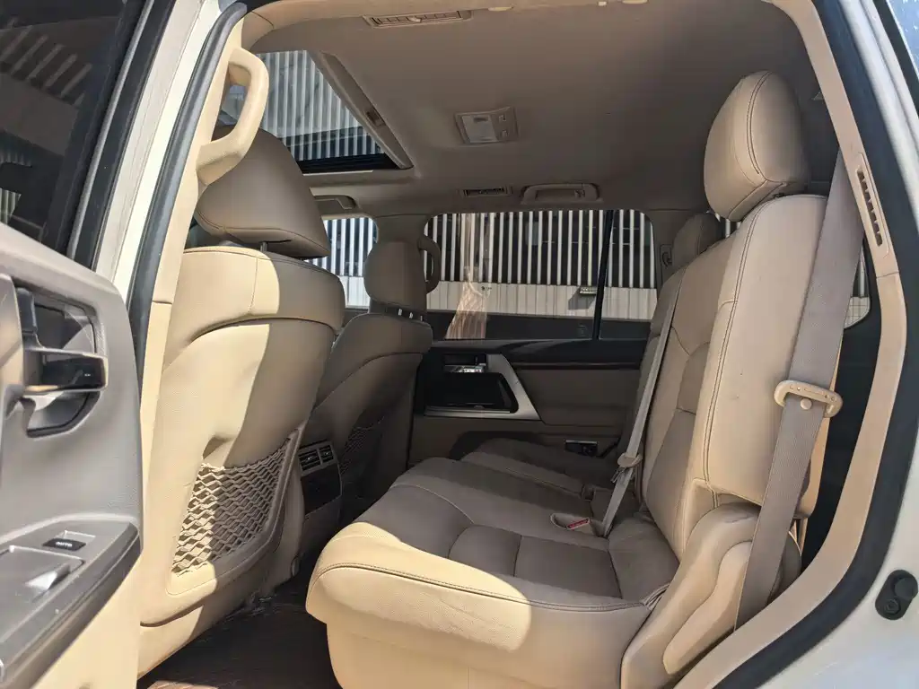 Toyota Land Cruiser 2013 — фото 10